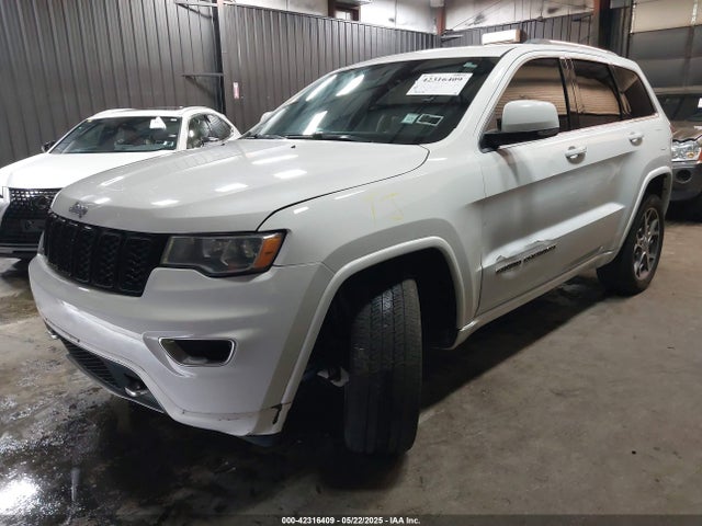 1C4RJFBG0JC263185 Jeep Grand Cherokee Sterling Edition 4x4