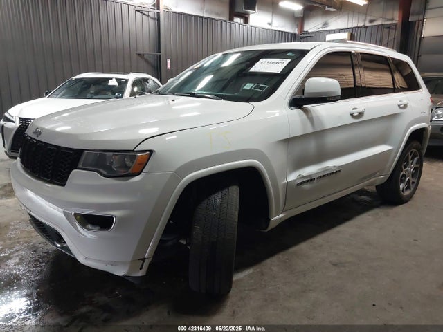 1C4RJFBG0JC263185 Jeep Grand Cherokee Sterling Edition 4x4