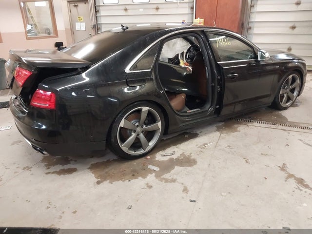 2014 AUDI S8 WAUD2AFD1EN003234 Photo 3