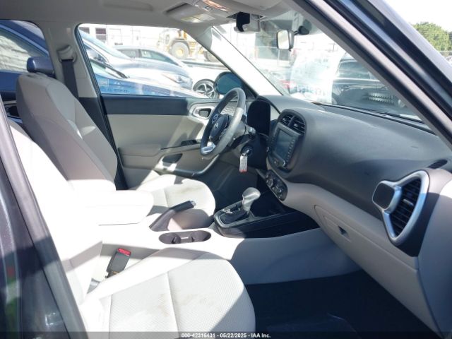 KNDJ23AU8M7767674 KIA SOUL LX