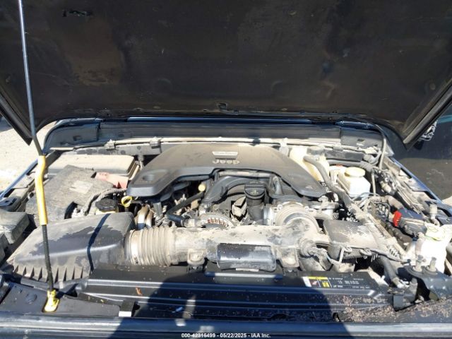 1C4HJXFGXJW255881 Jeep Wrangler Unlimited Rubicon 4x4