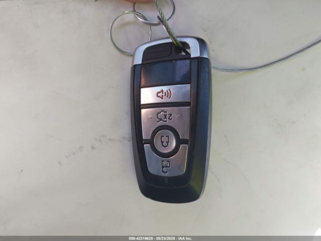 3FA6P0LU7JR163207 Ford Fusion Hybrid Se