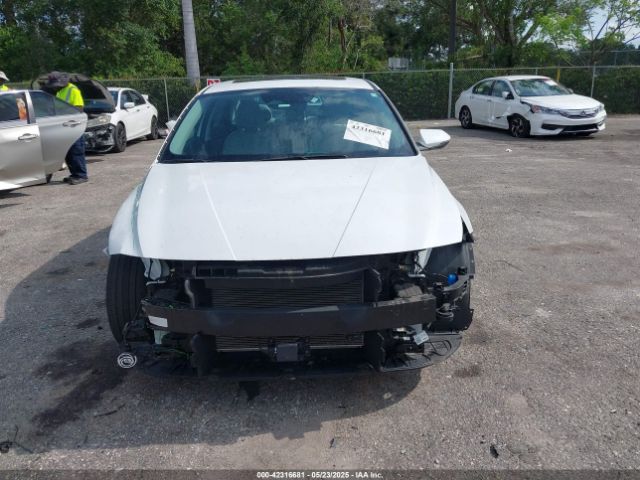 5NPLP4AG0MH017241 Hyundai Elantra Limited