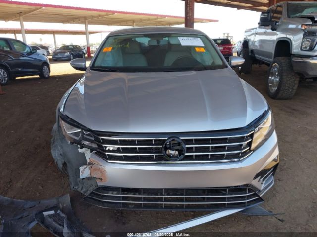 1VWAA7A33JC019514 Volkswagen Passat 2.0t R-line/2.0t S