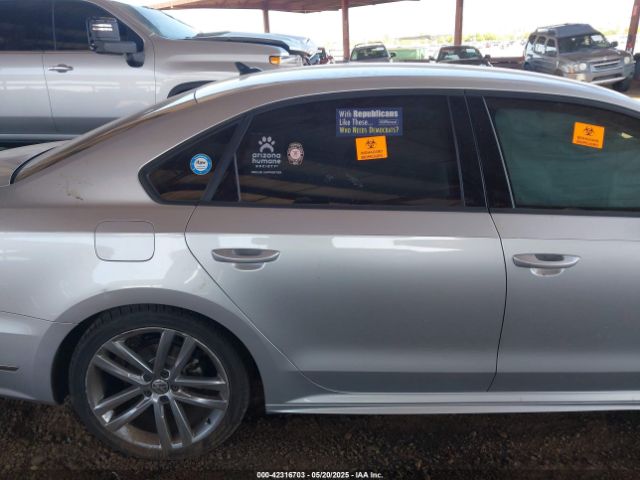 1VWAA7A33JC019514 Volkswagen Passat 2.0t R-line/2.0t S