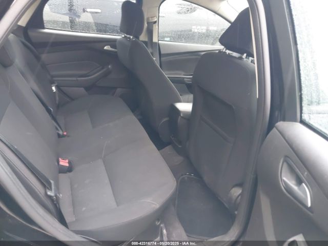 1FADP3F26HL276139 Ford FOCUS SE