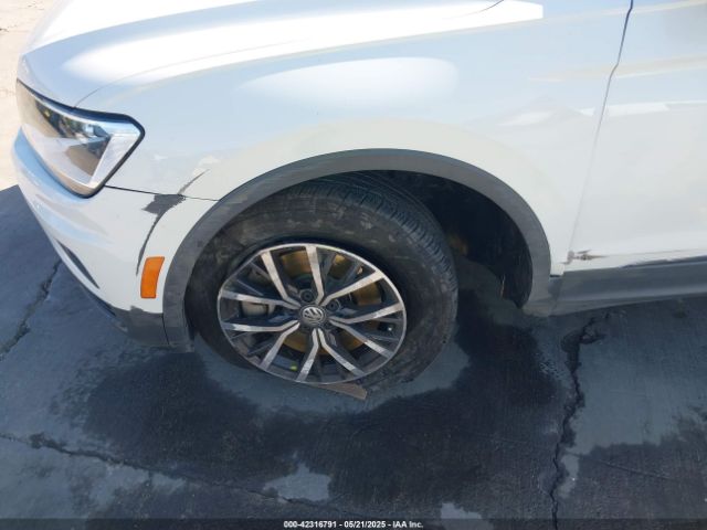 3VV3B7AX8LM120160 Volkswagen Tiguan 2.0t Se/2.0t Se R-line Black/2.0t Sel