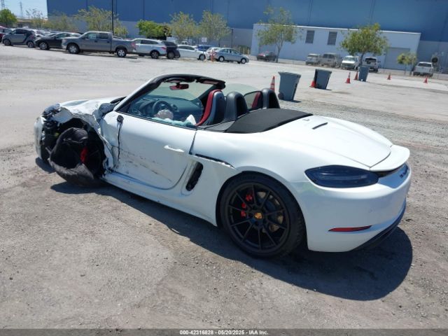 2024 PORSCHE 718 BOXSTER WP0CD2A86RK228619 Photo 2