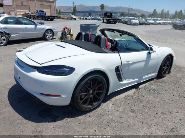 2024 PORSCHE 718 BOXSTER WP0CD2A86RK228619 Photo 3