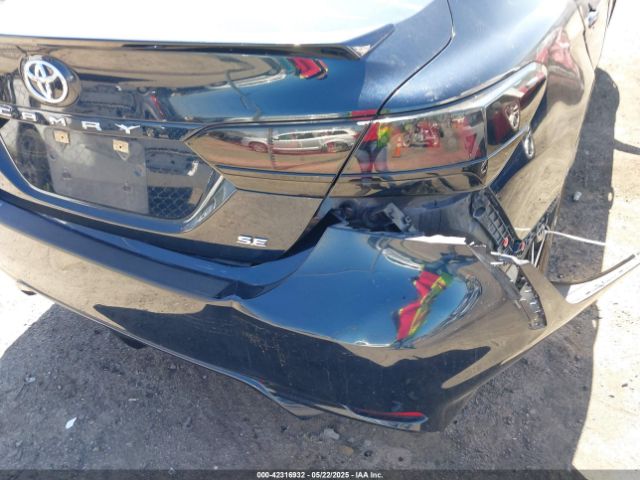 4T1B11HK3JU570694 Toyota CAMRY SE