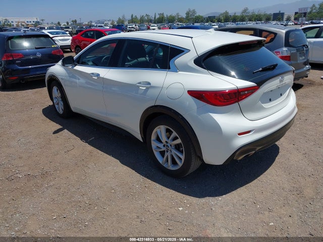Infiniti m27020 2018 SJKCH5CP8JA042095 Image 3