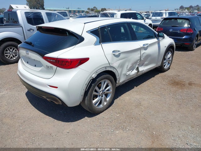 Infiniti m27020 2018 SJKCH5CP8JA042095 Image 4
