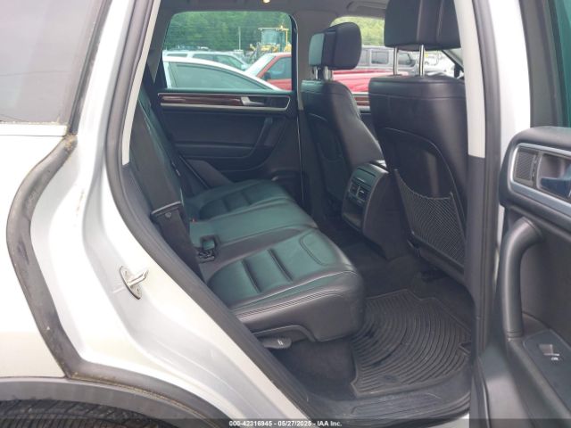 2011 VOLKSWAGEN TOUAREG WVGFF9BP0BD000384 Photo 7