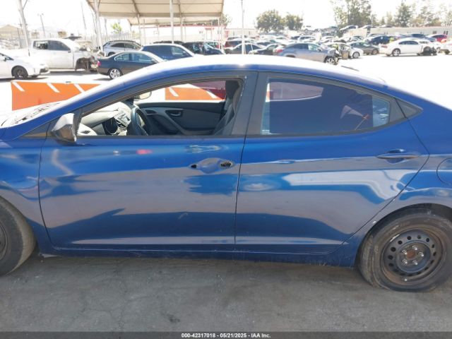 5NPDH4AE3GH717565 Hyundai ELANTRA SE