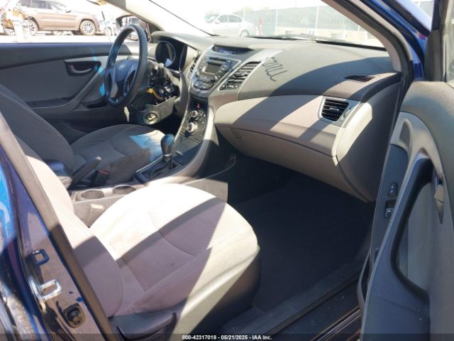 5NPDH4AE3GH717565 Hyundai ELANTRA SE