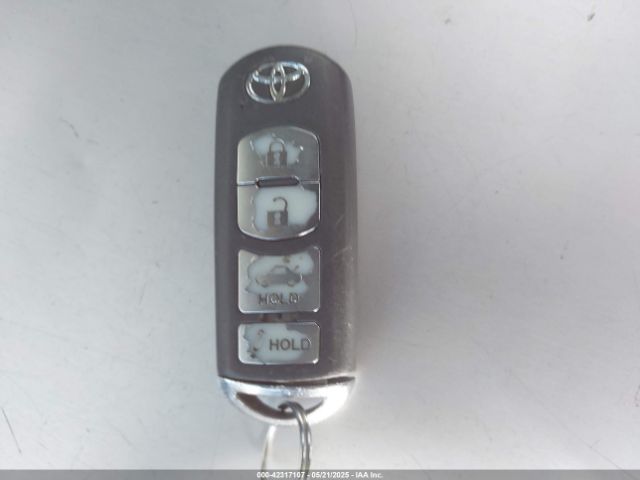 3MYDLBYV5KY512111 Toyota YARIS L