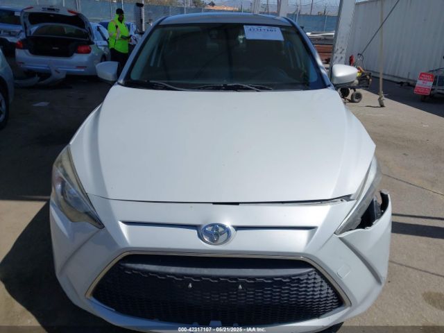 3MYDLBYV5KY512111 Toyota YARIS L