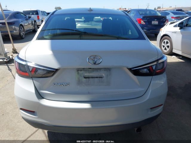 3MYDLBYV5KY512111 Toyota YARIS L