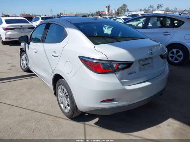 3MYDLBYV5KY512111 Toyota YARIS L