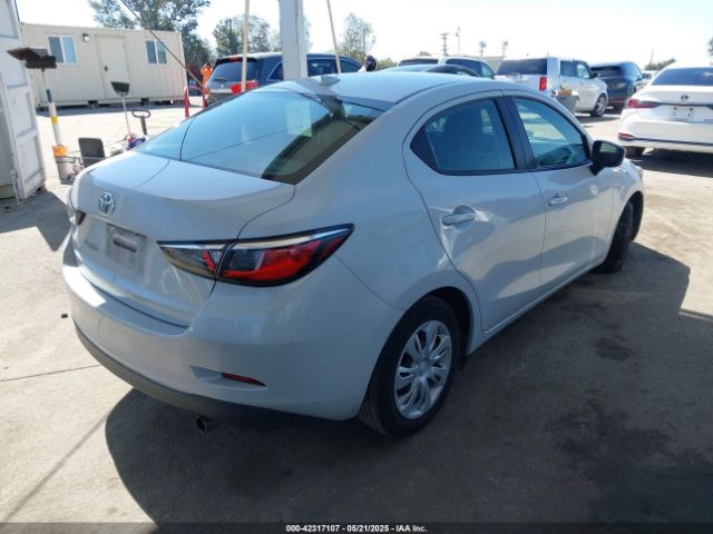 3MYDLBYV5KY512111 Toyota YARIS L