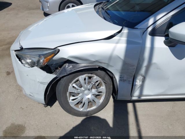 3MYDLBYV5KY512111 Toyota YARIS L