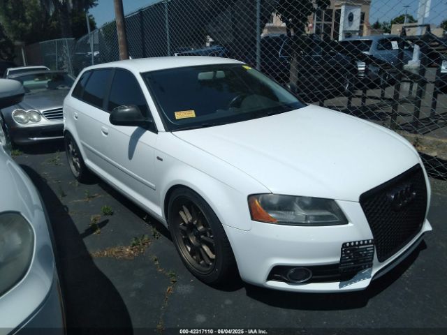2010 AUDI A3 WAUBEAFM3AA111029 Photo 0