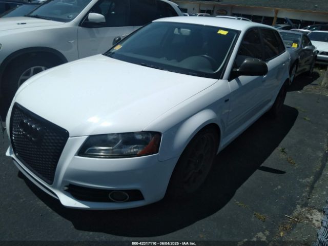 2010 AUDI A3 WAUBEAFM3AA111029 Photo 1