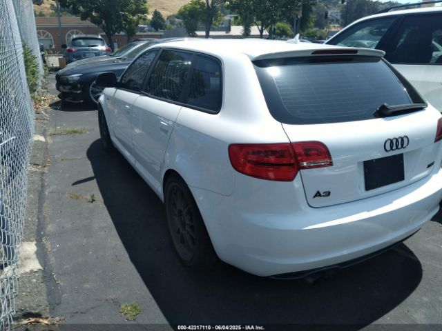 2010 AUDI A3 WAUBEAFM3AA111029 Photo 2