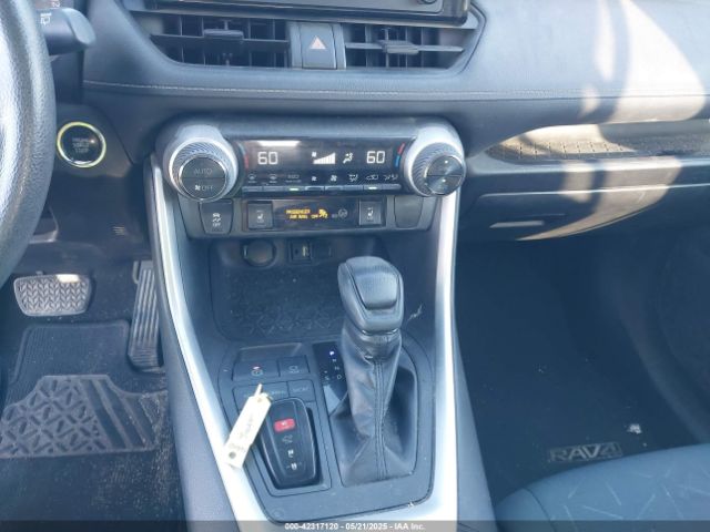 2T3W1RFV3KC002016 Toyota Rav4 Xle