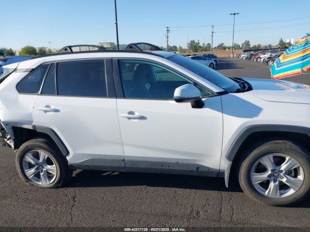 2T3W1RFV3KC002016 Toyota Rav4 Xle