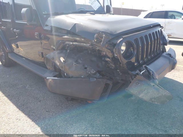 1C4HJXEG2JW308719 Jeep 2018
