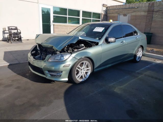 2013 MERCEDES-BENZ C 250 WDDGF4HB2DR257744 Photo 1