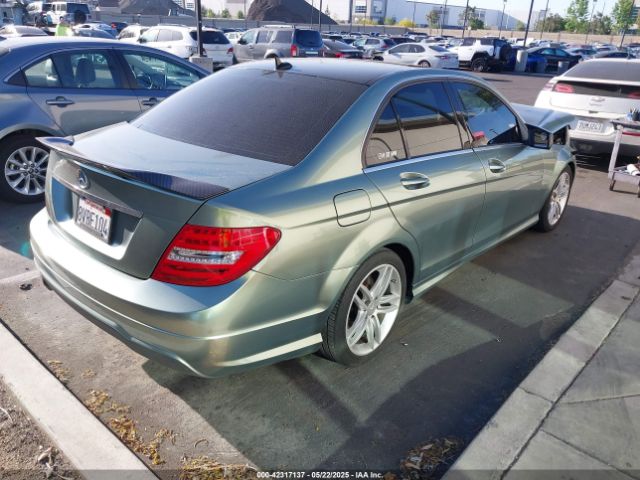 2013 MERCEDES-BENZ C 250 WDDGF4HB2DR257744 Photo 3
