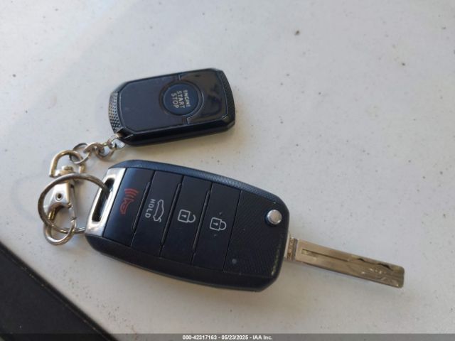 KNAGM4A79F5528215 KIA Optima Lx