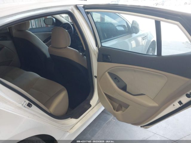 KNAGM4A79F5528215 KIA Optima Lx