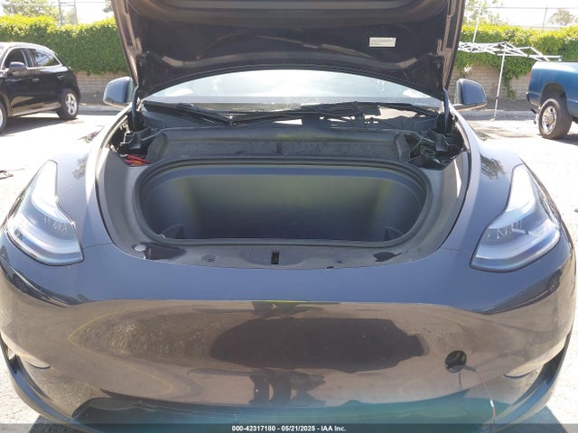 2025 TESLA MODEL Y 7SAYGDED1SF220689 Photo 9