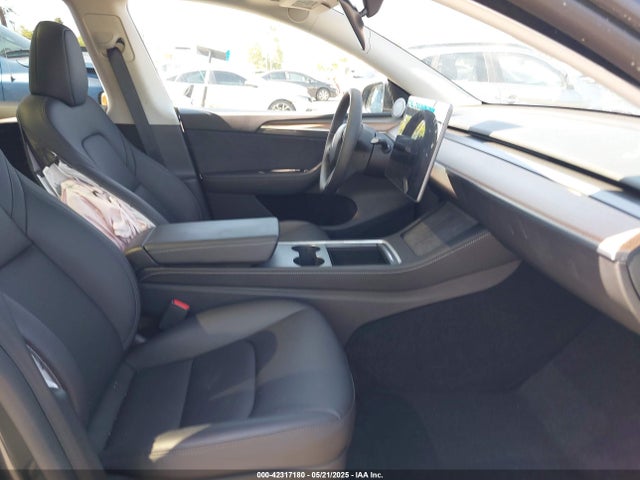 2025 TESLA MODEL Y 7SAYGDED1SF220689 Photo 4