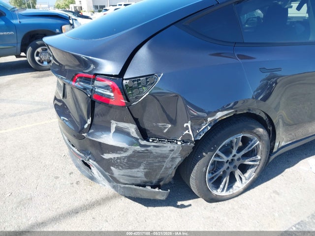 2025 TESLA MODEL Y 7SAYGDED1SF220689 Photo 5