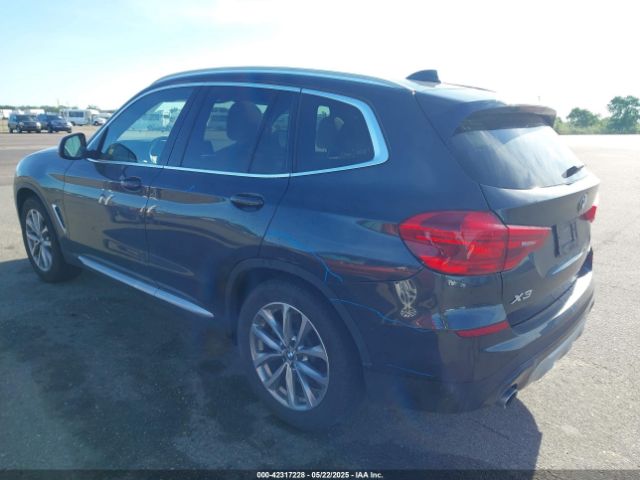 2018 BMW X3 5UXTR9C57JLD72211 Photo 2