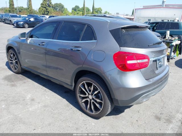 2015 MERCEDES-BENZ GLA 250 WDCTG4GB8FJ026933 Photo 2