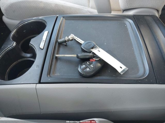 5TDKZ3DCXHS845662 Toyota Sienna Le 8 Passenger