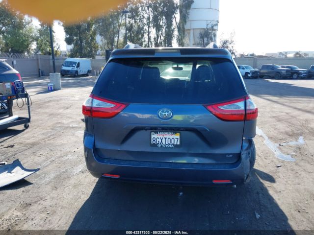 5TDKZ3DCXHS845662 Toyota Sienna Le 8 Passenger