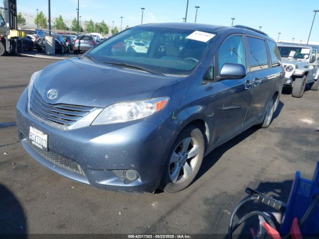 5TDKZ3DCXHS845662 Toyota Sienna Le 8 Passenger