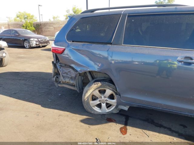5TDKZ3DCXHS845662 Toyota Sienna Le 8 Passenger