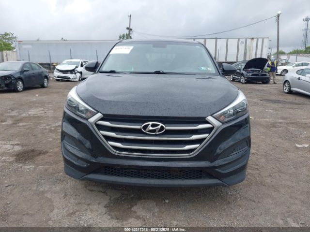 KM8J23A41JU772319 Hyundai TUCSON SE