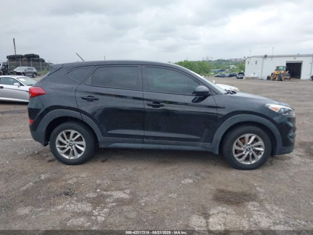 KM8J23A41JU772319 Hyundai TUCSON SE