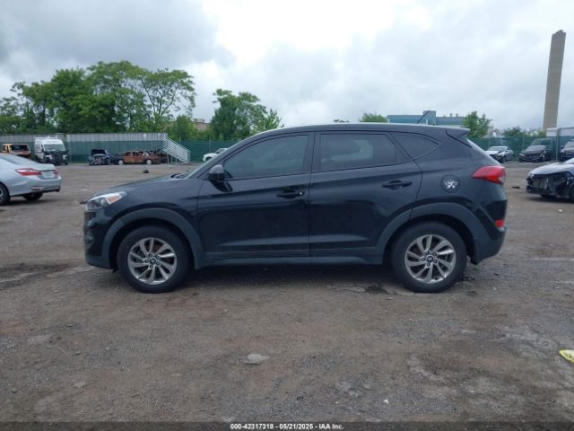 KM8J23A41JU772319 Hyundai TUCSON SE