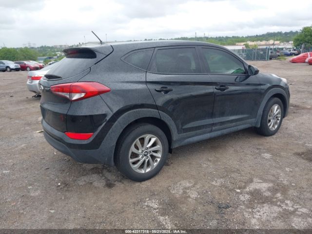KM8J23A41JU772319 Hyundai TUCSON SE