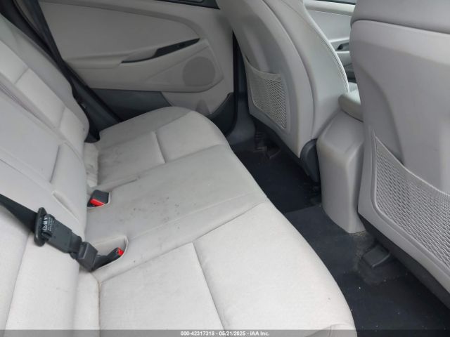 KM8J23A41JU772319 Hyundai TUCSON SE