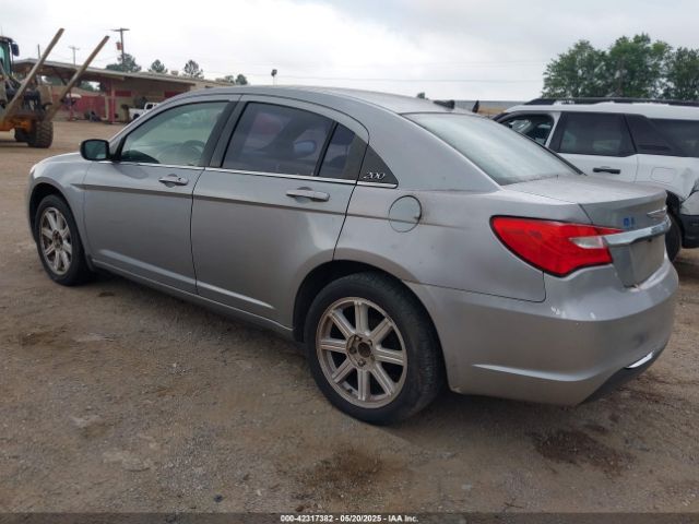 2013 CHRYSLER 200 1C3CCBAB8DN640244 Photo 2